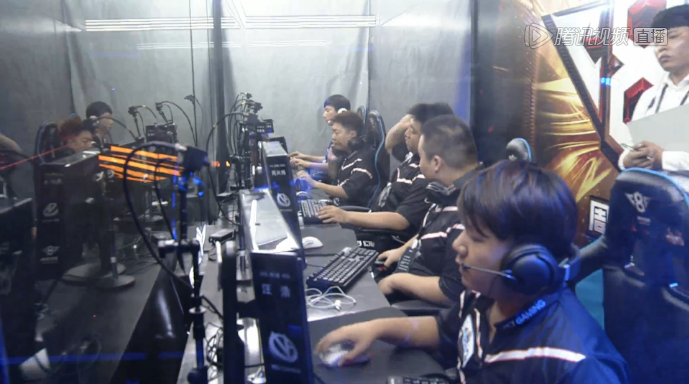 WE官宣V5教练加入，担任主教练一职