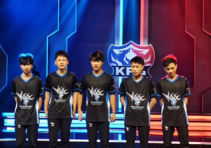 kyxsan 和 NiKo 揭示了他们在2025年电子竞技世界杯中的前8支队伍
